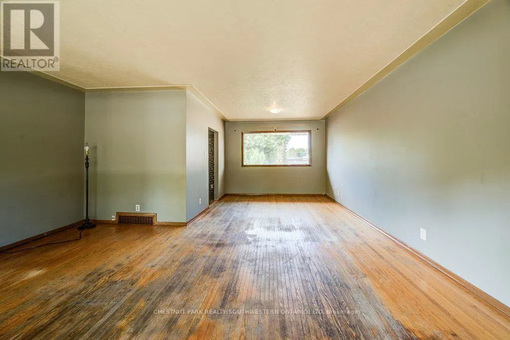 33 EVERGREEN CRESCENT