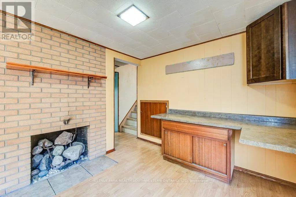 33 EVERGREEN CRESCENT