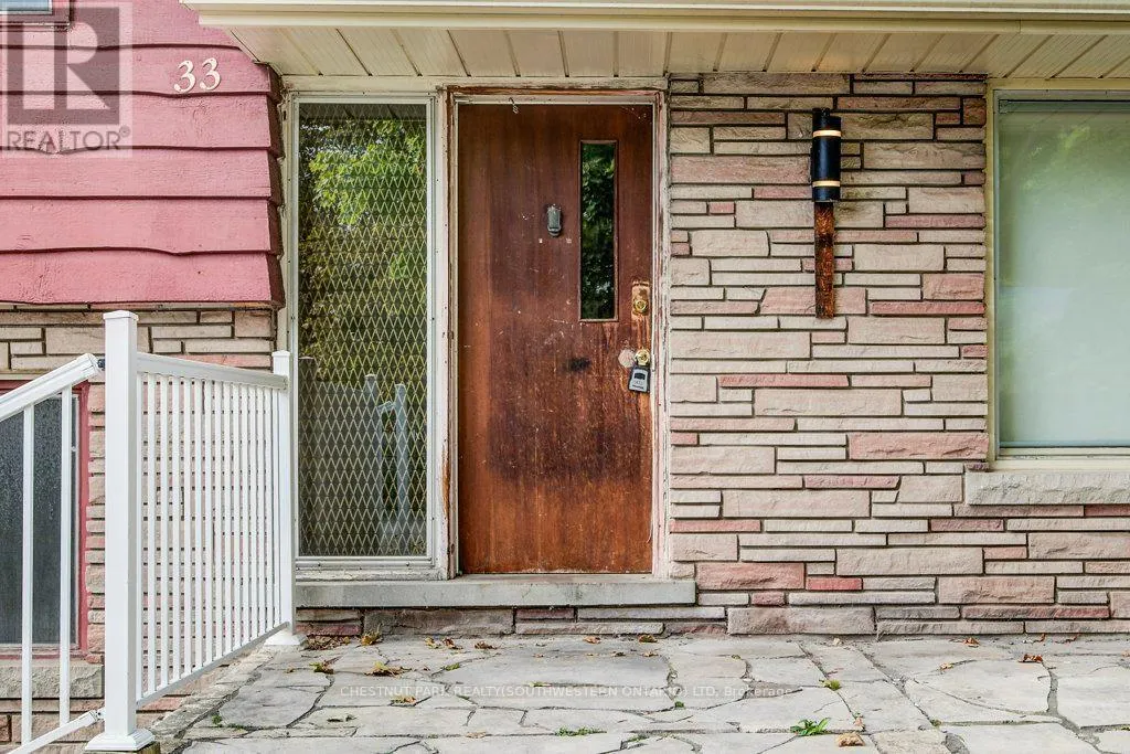 33 EVERGREEN CRESCENT
