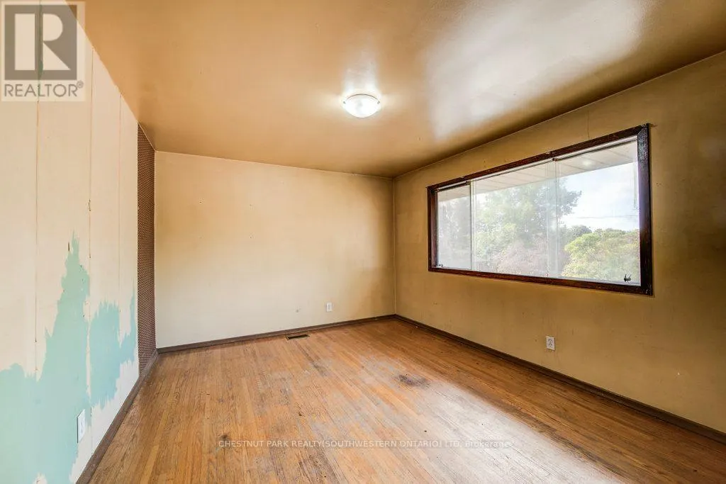 33 EVERGREEN CRESCENT