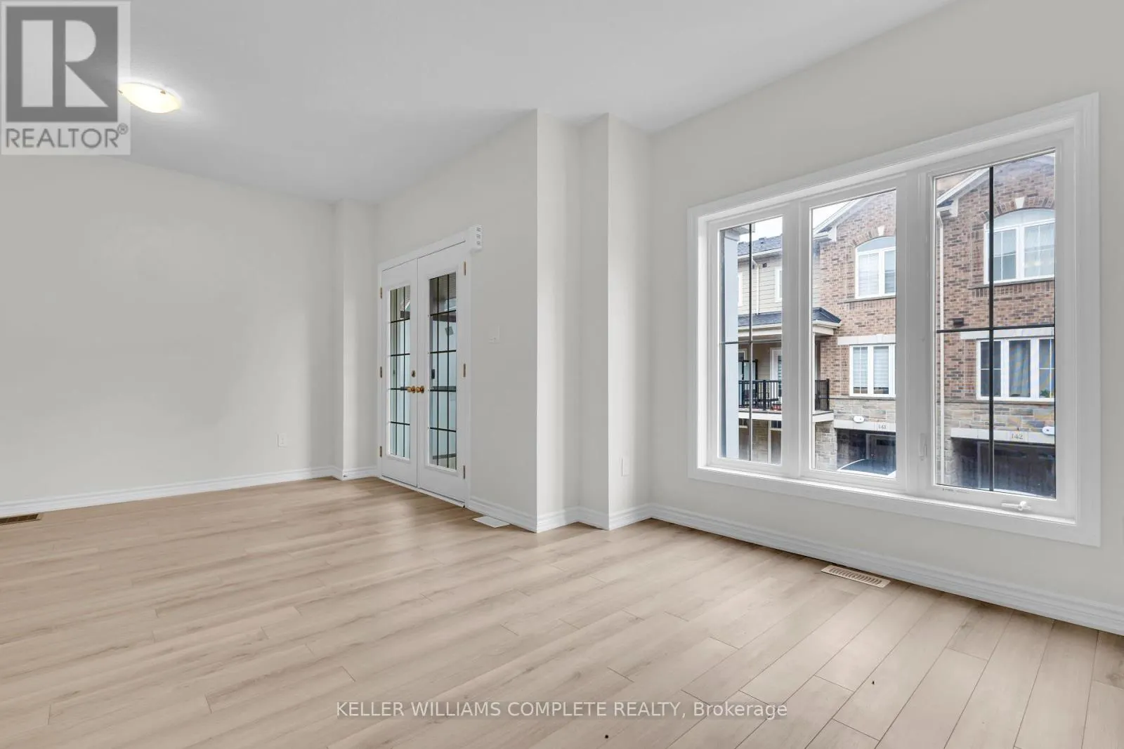 147 - 677 PARK ROAD N