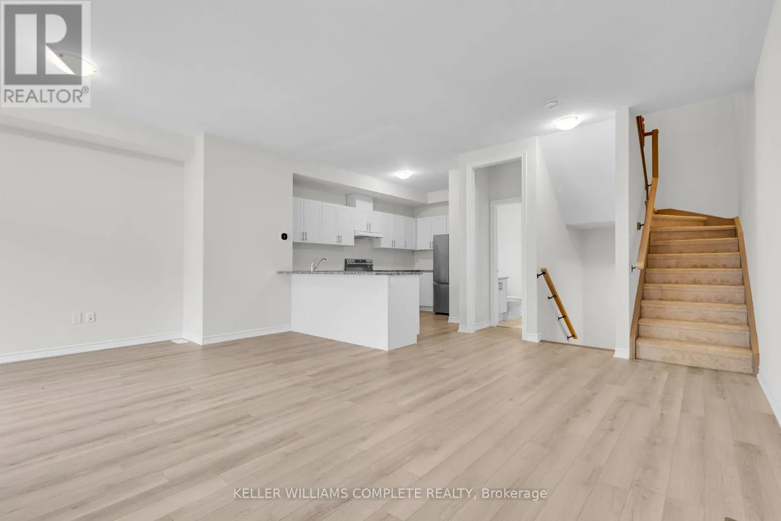 147 - 677 PARK ROAD N