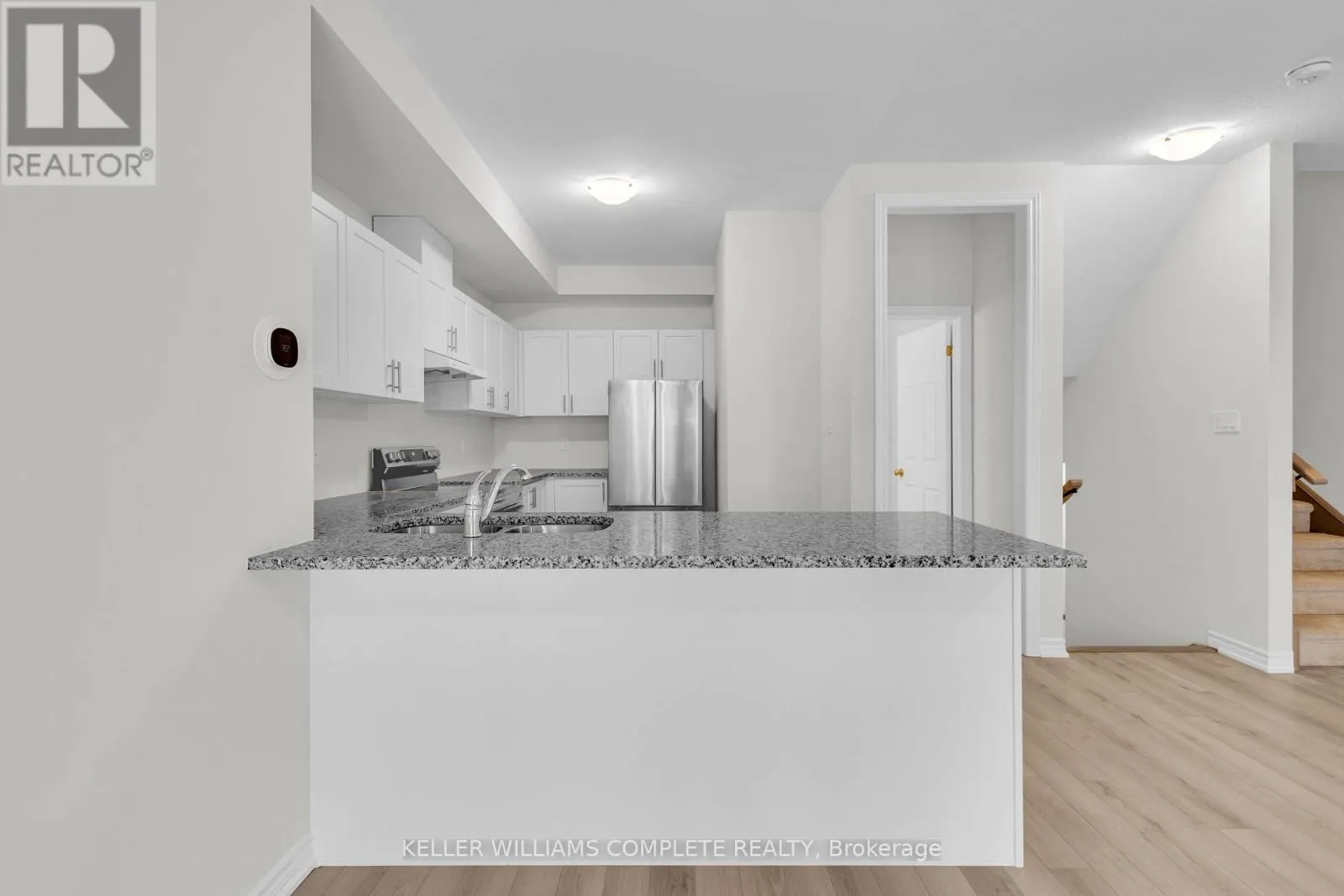 147 - 677 PARK ROAD N