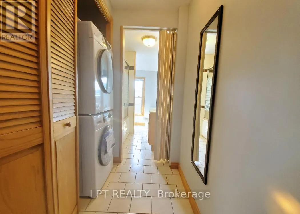 2 - 57 HAMILTON AVENUE N