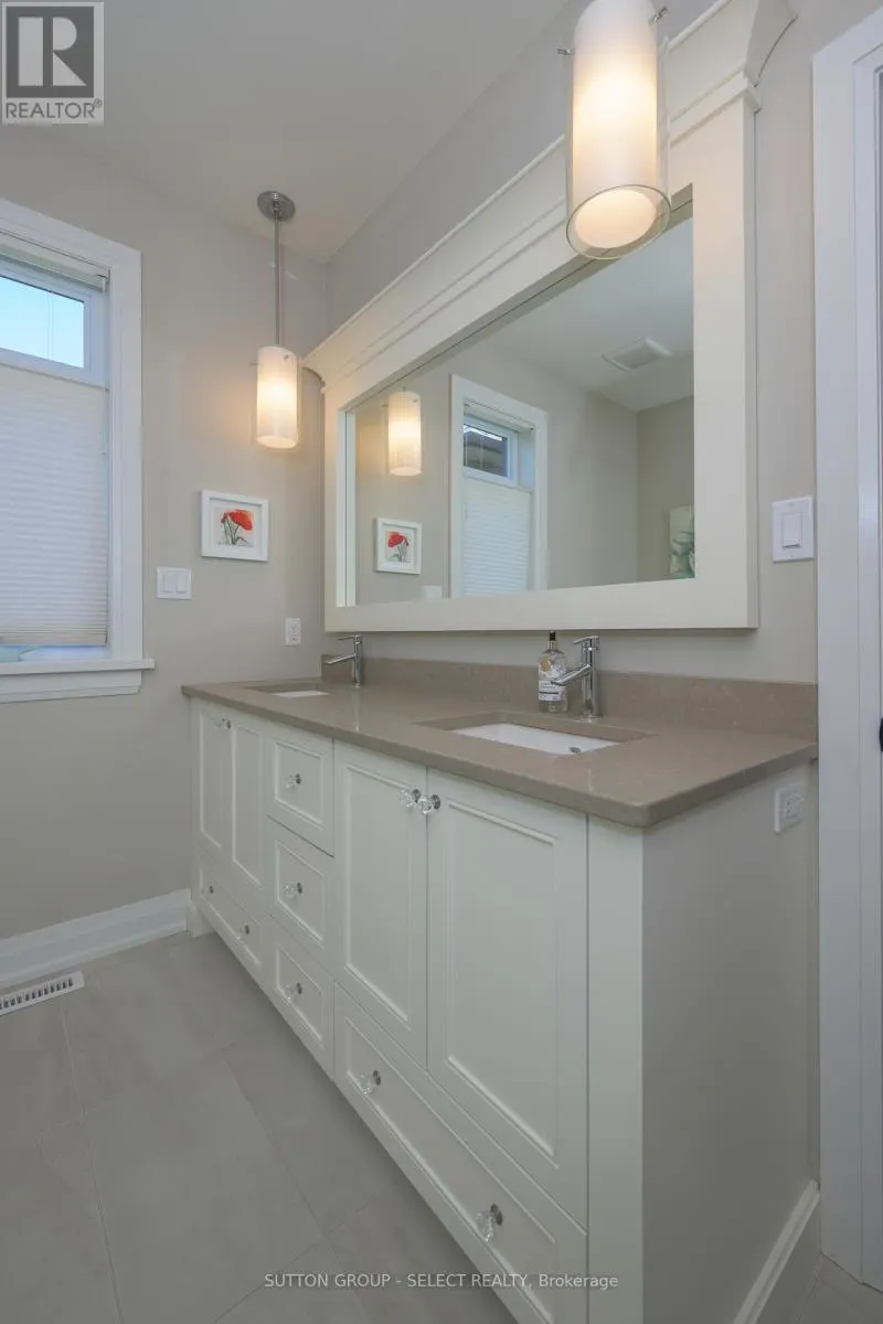 31 - 2290 TORREY PINES WAY, #31