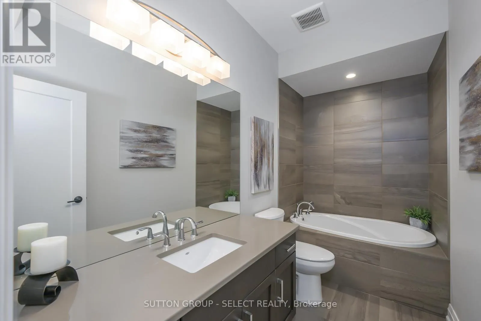 31 - 2290 TORREY PINES WAY, #31