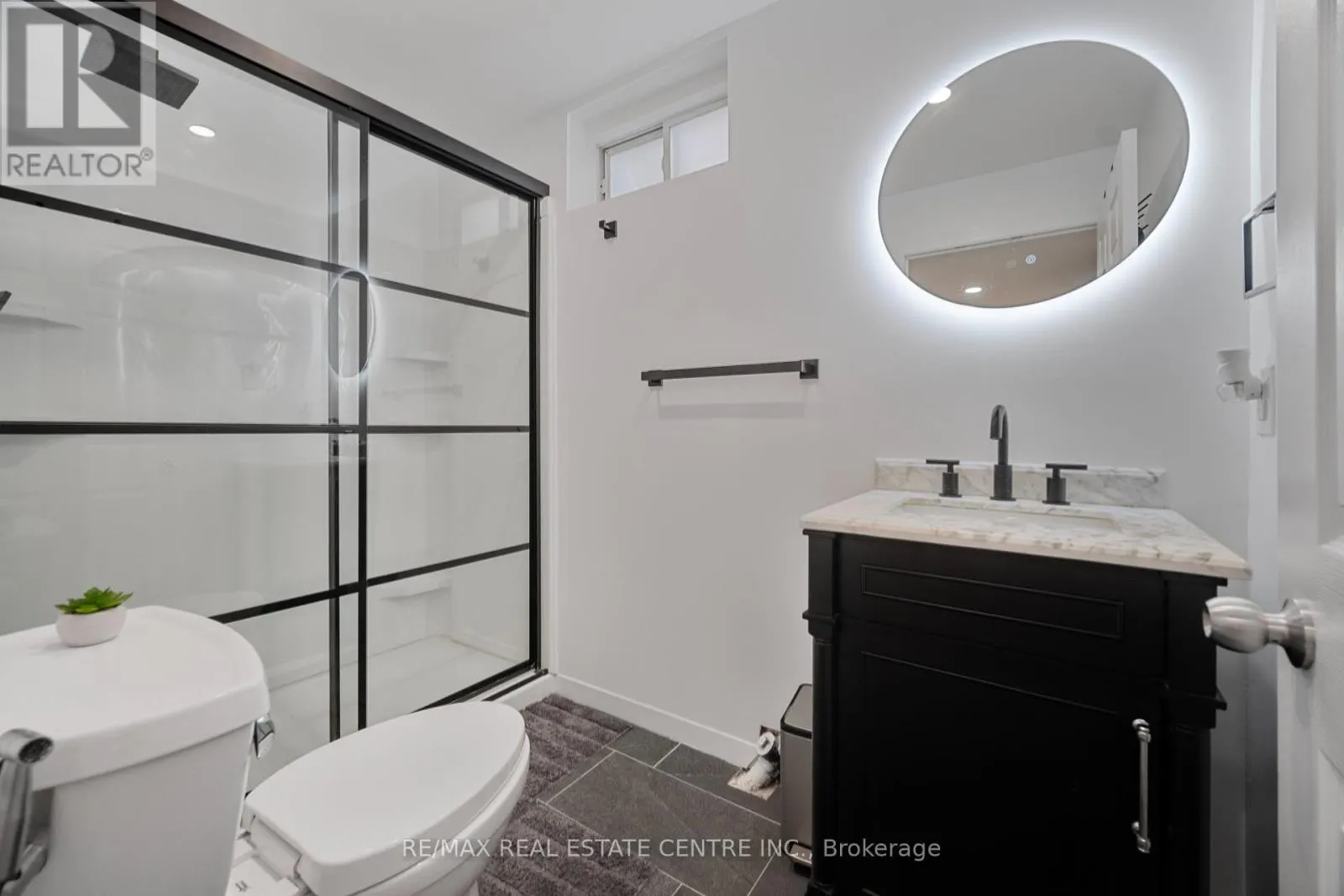 6 EULA WHITE PLACE