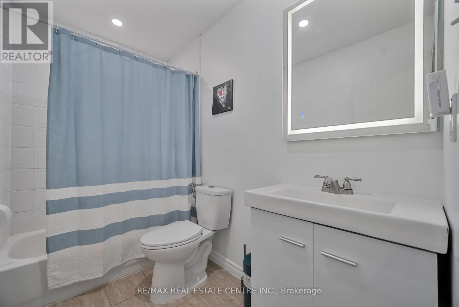 6 EULA WHITE PLACE