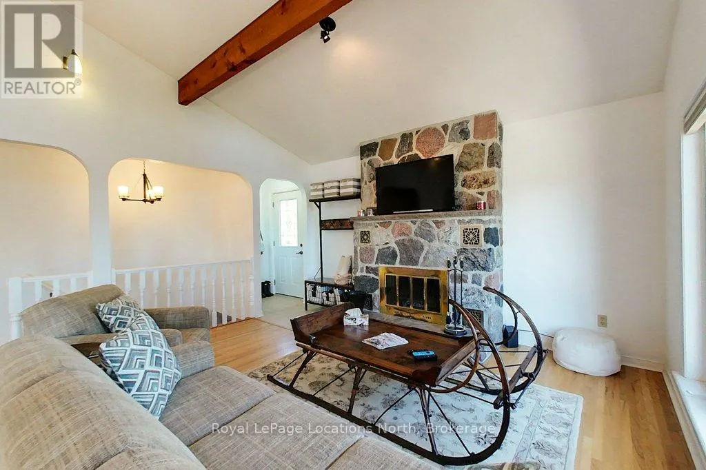 306 LAKESHORE ROAD N