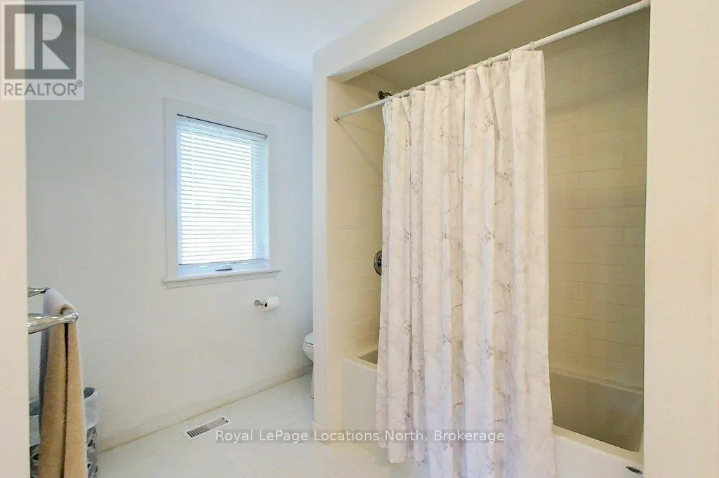 306 LAKESHORE ROAD N