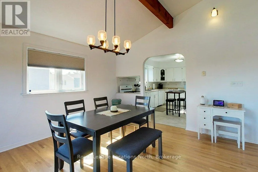 306 LAKESHORE ROAD N