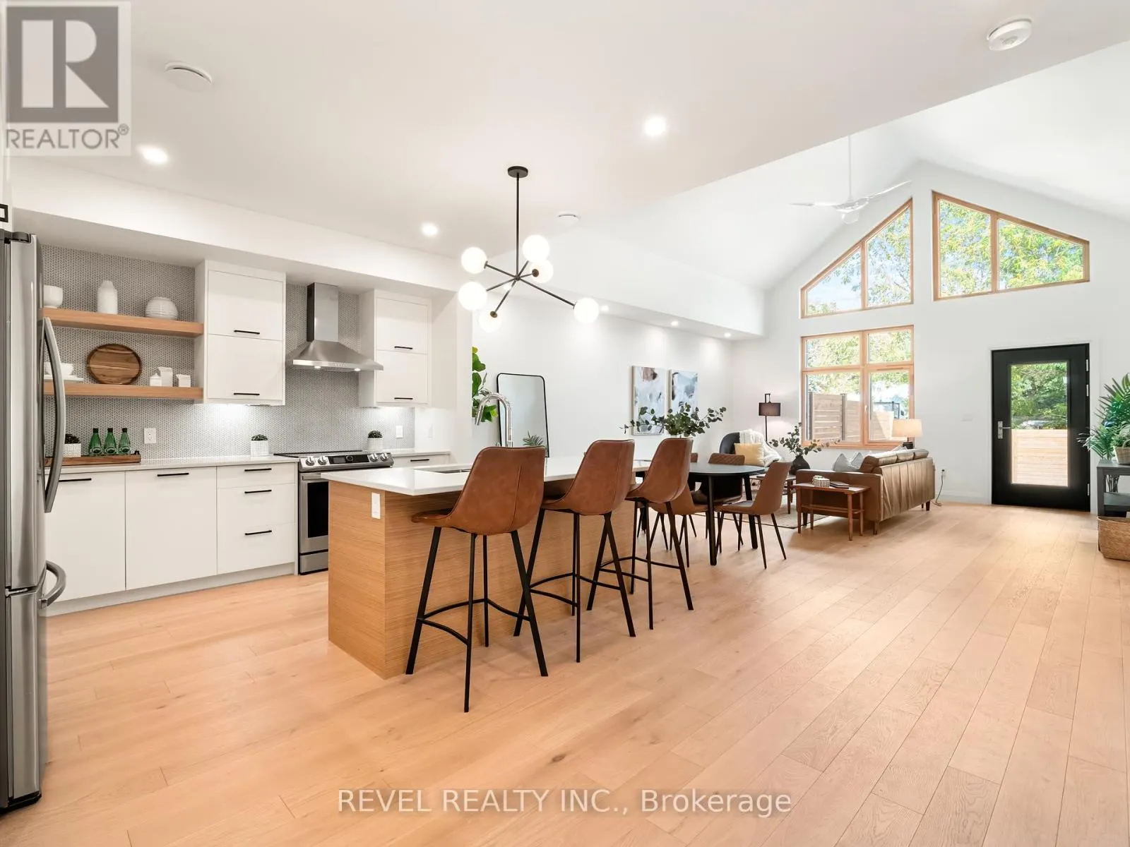 98 ELGIN STREET
