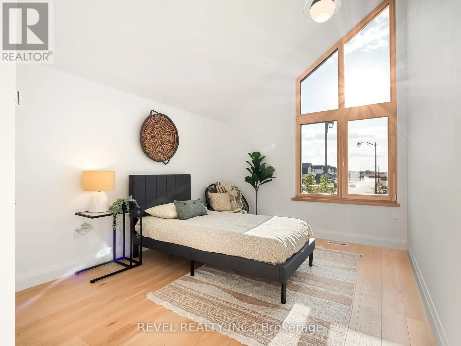 98 ELGIN STREET