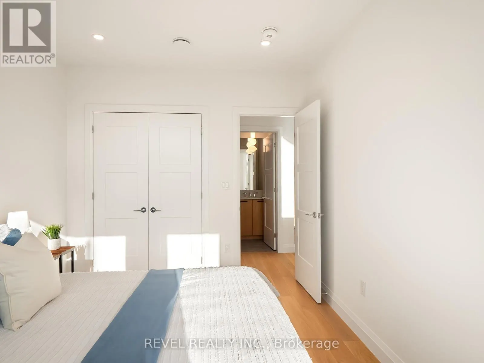 98 ELGIN STREET