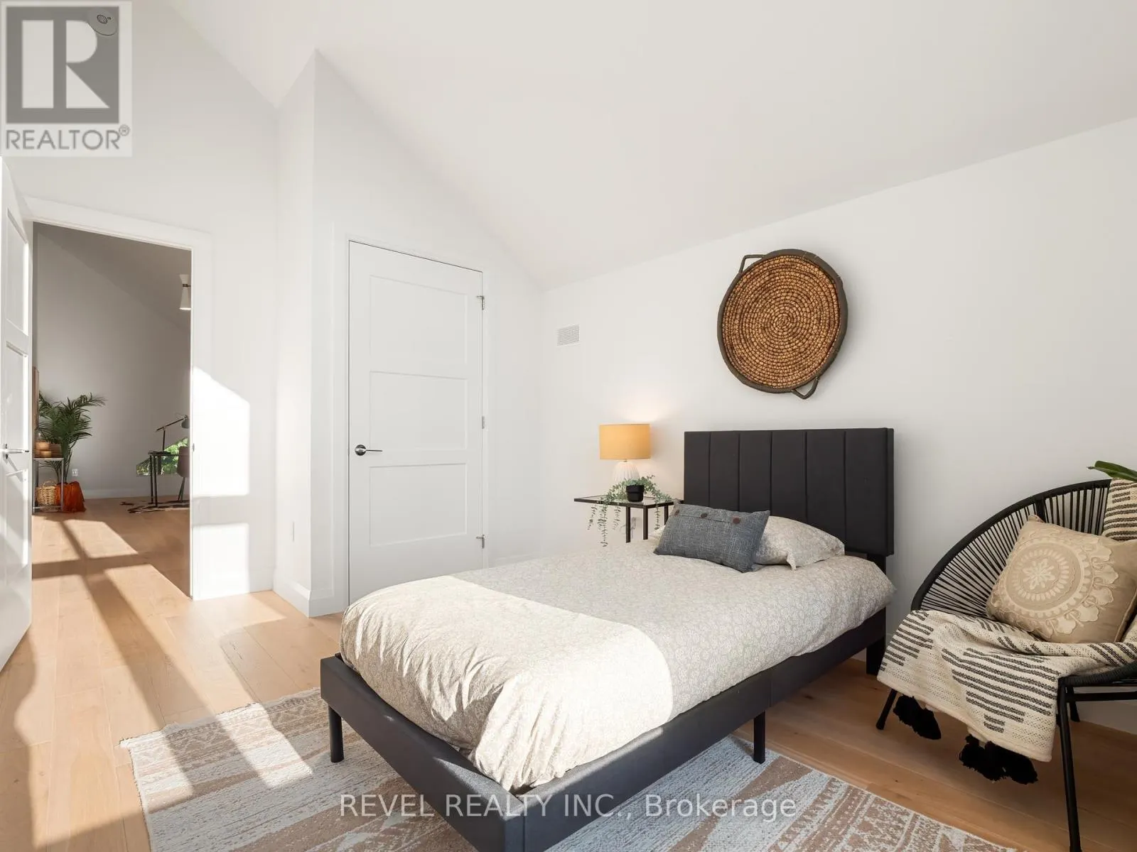 98 ELGIN STREET