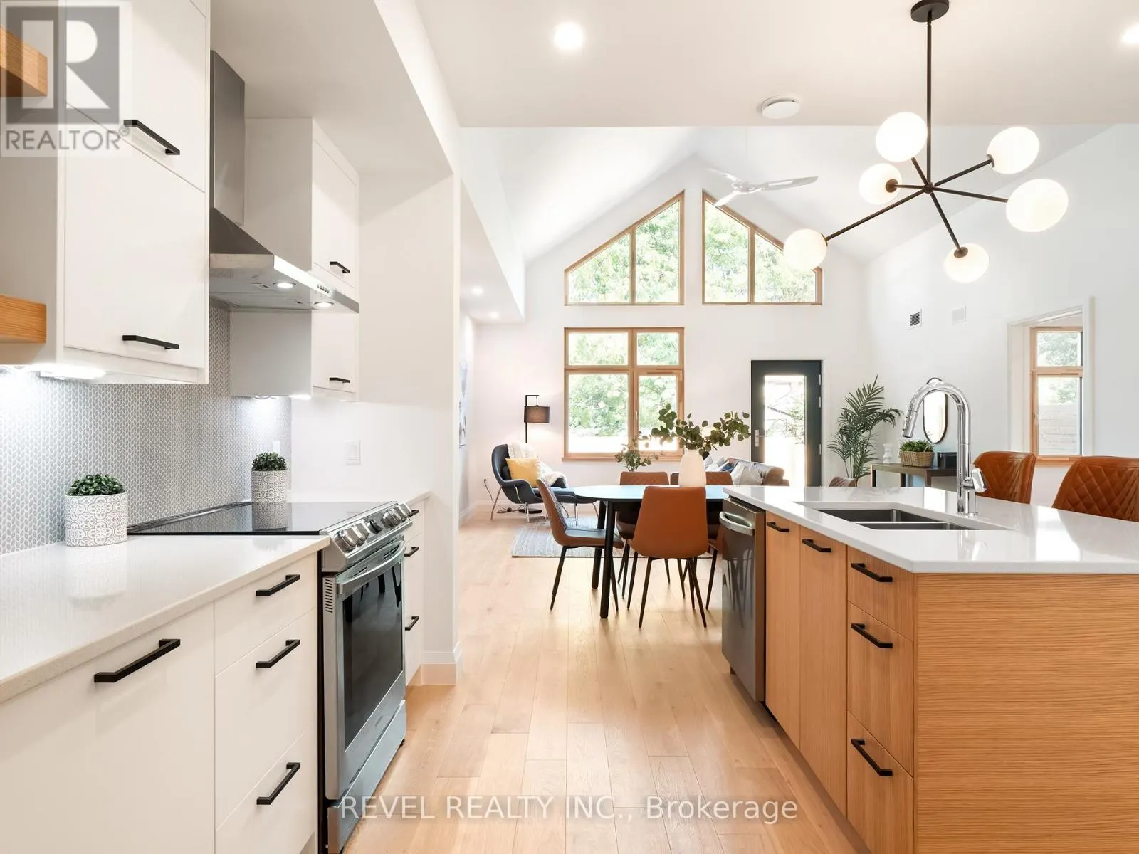98 ELGIN STREET