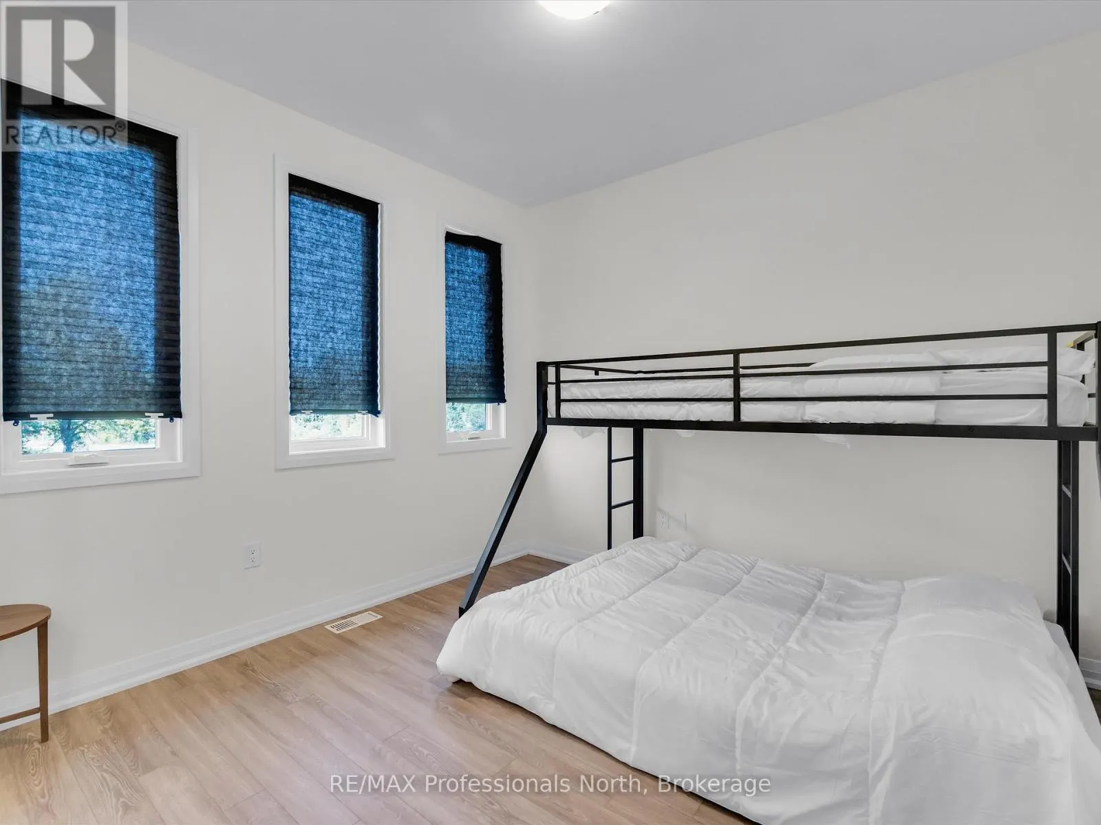 212 - 245 CRESCENT BAY LANE, #212