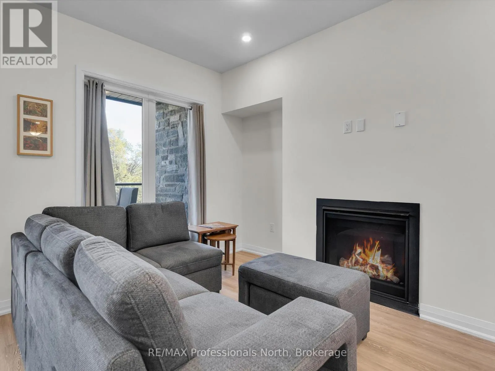 212 - 245 CRESCENT BAY LANE, #212