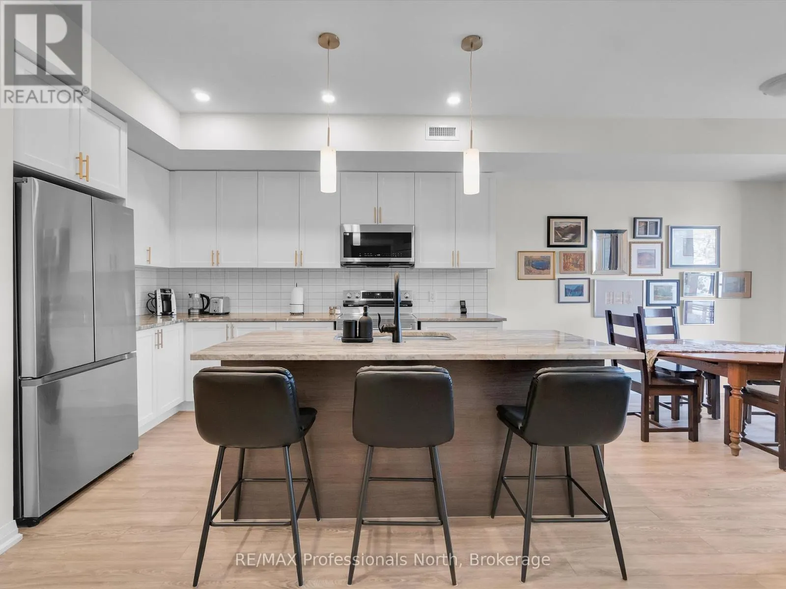 212 - 245 CRESCENT BAY LANE, #212