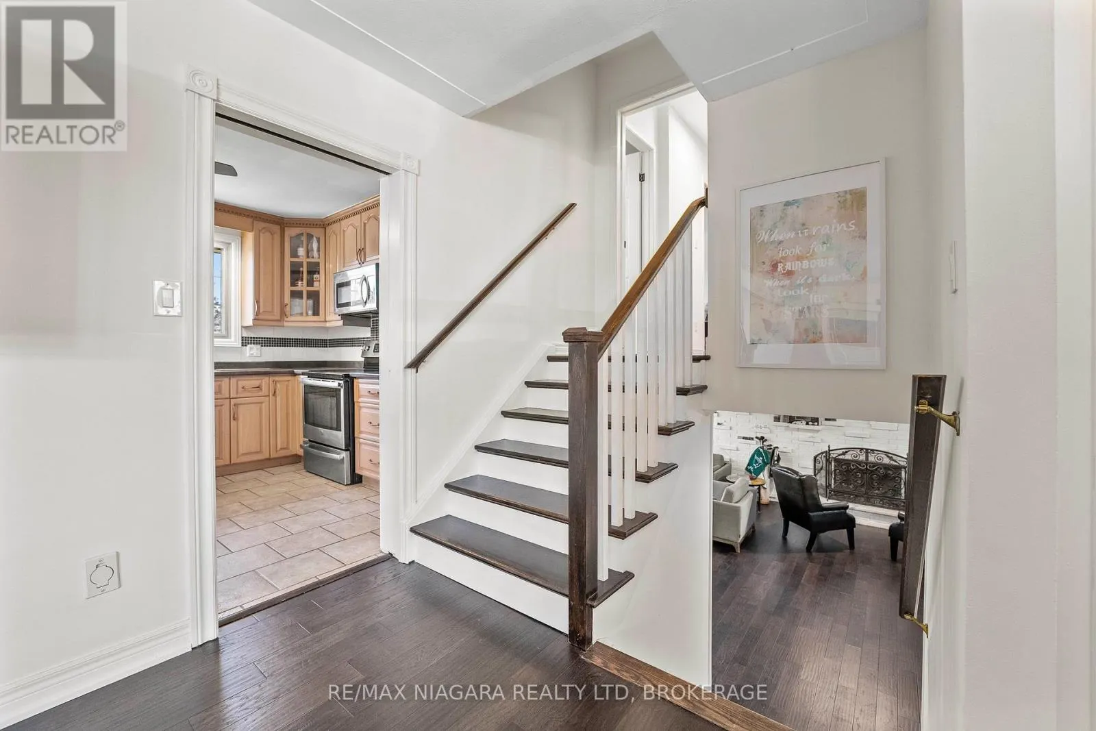 375 MISSISSAUGA STREET N