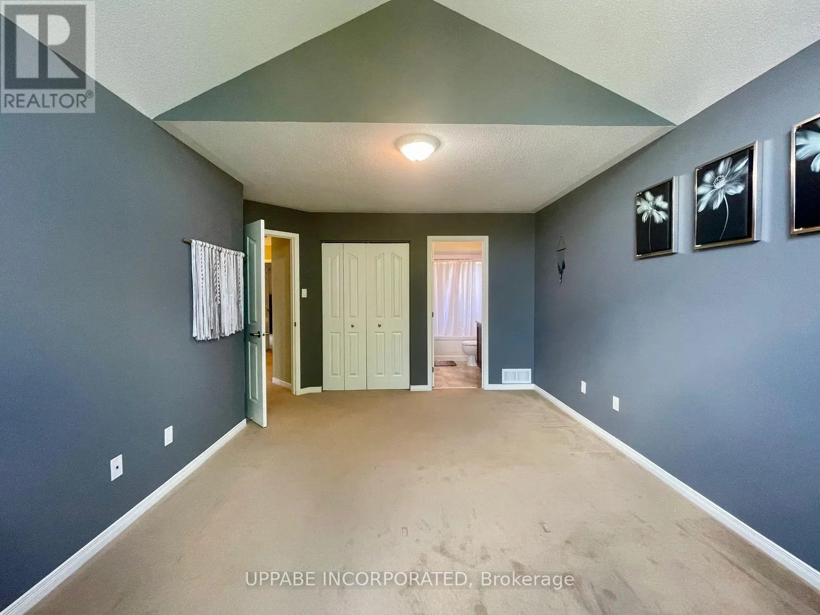 49 BAYWOOD DRIVE