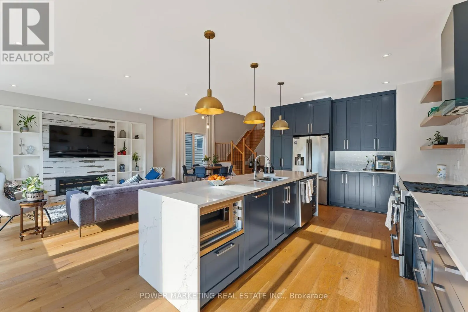 537 COMPASS STREET