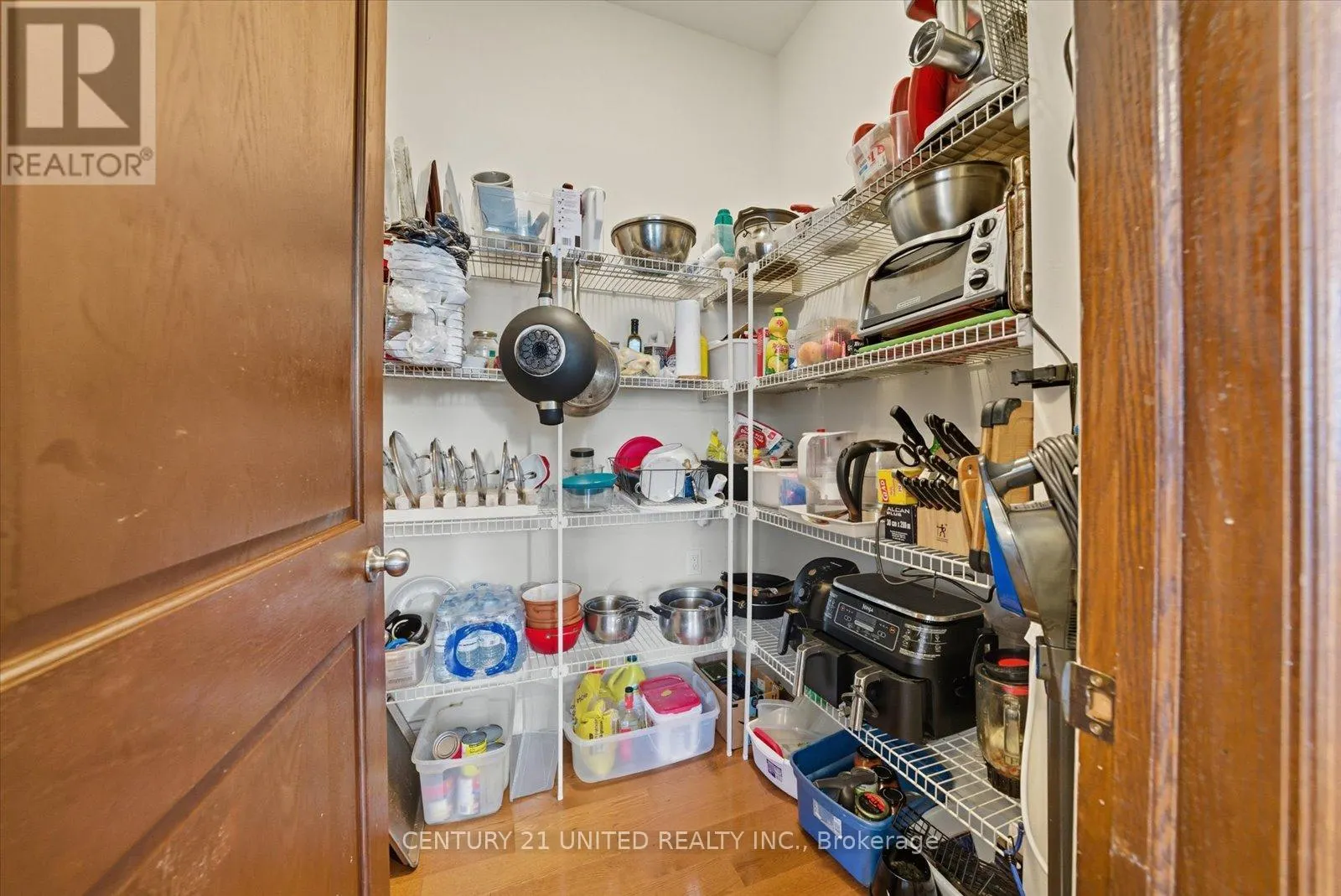 16 LOCKSIDE DRIVE