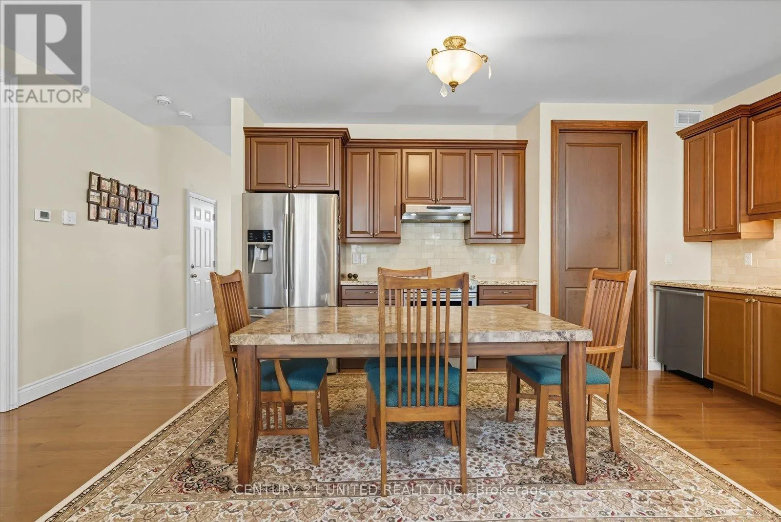 16 LOCKSIDE DRIVE