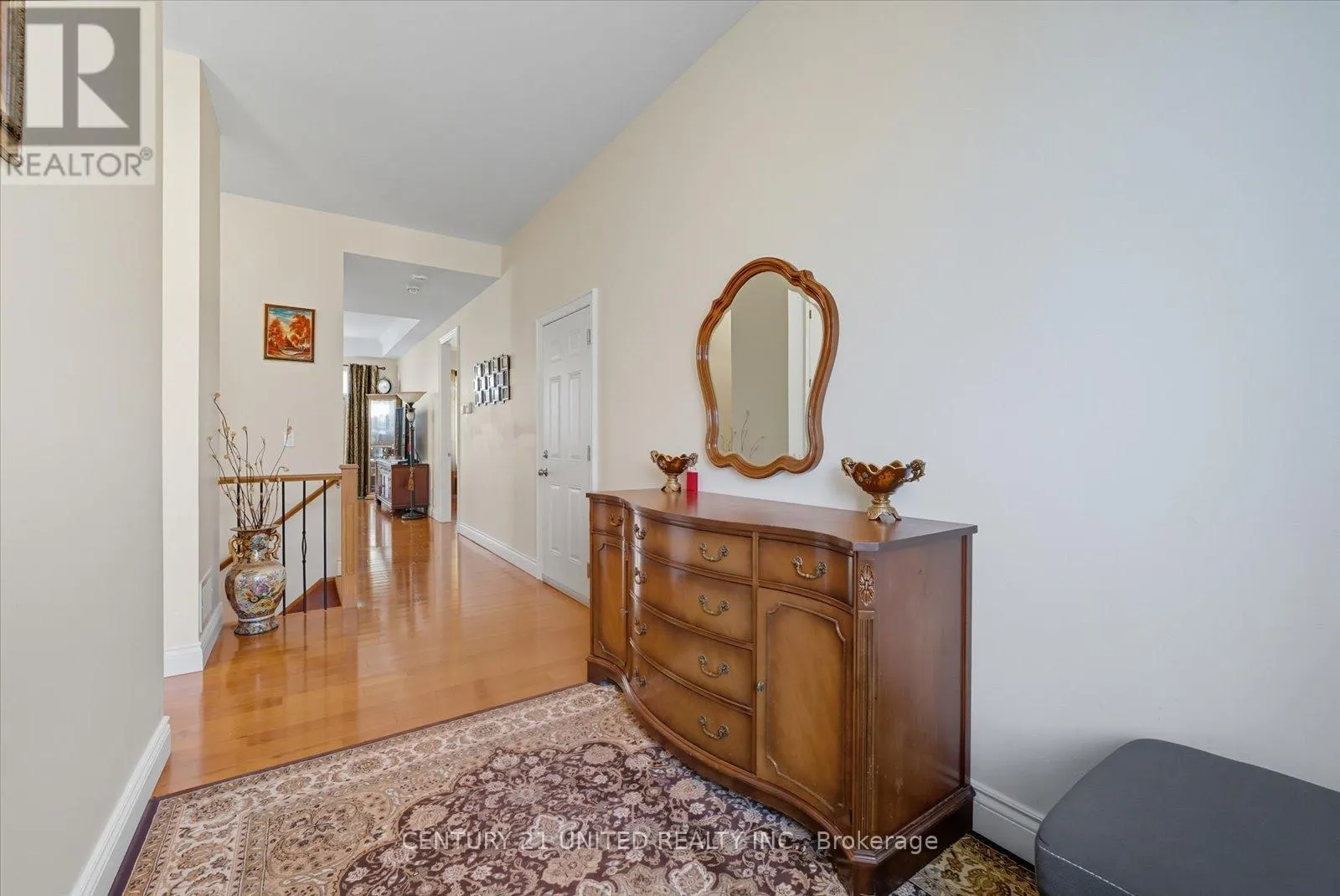 16 LOCKSIDE DRIVE