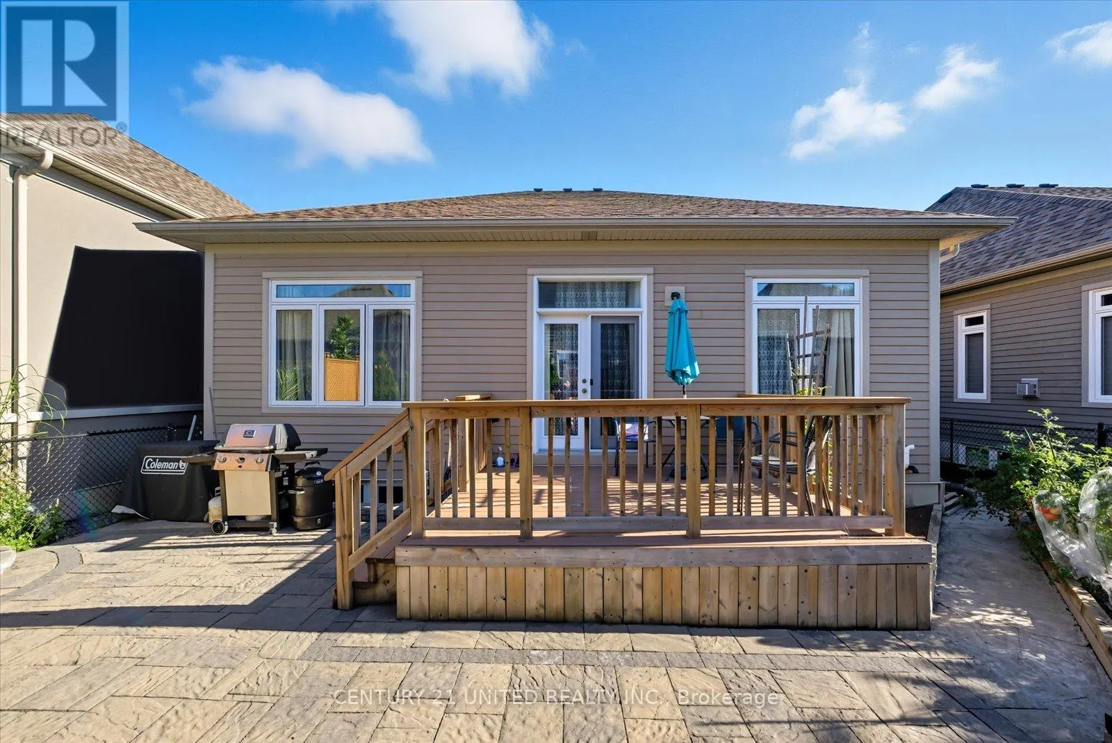16 LOCKSIDE DRIVE