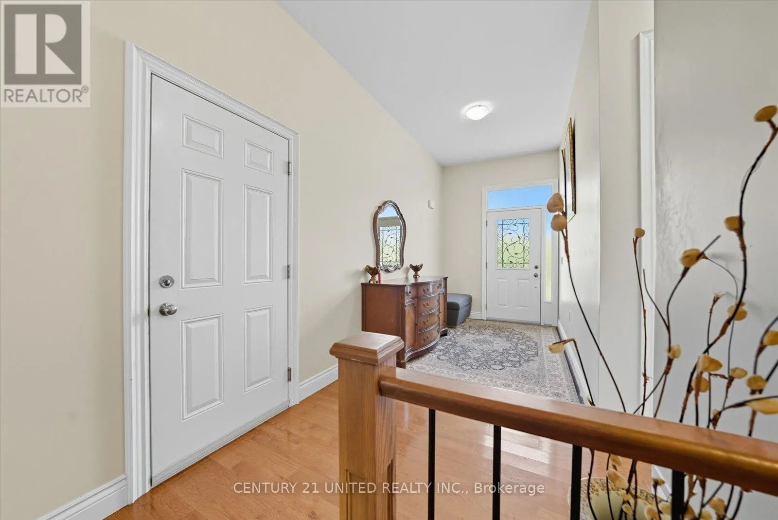 16 LOCKSIDE DRIVE
