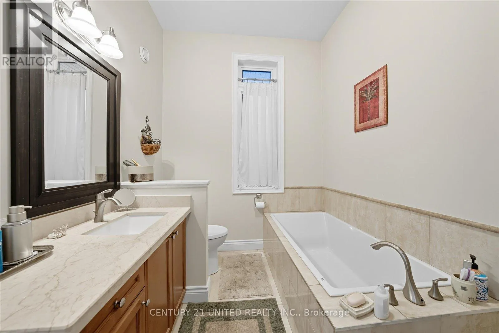 16 LOCKSIDE DRIVE