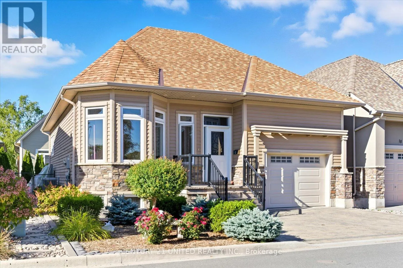 16 LOCKSIDE DRIVE