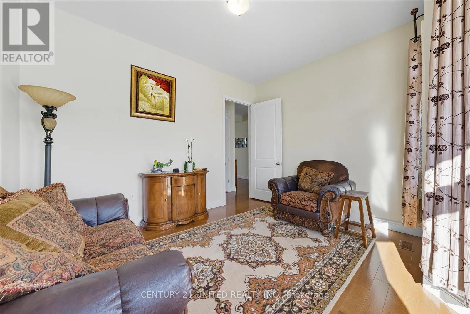 16 LOCKSIDE DRIVE