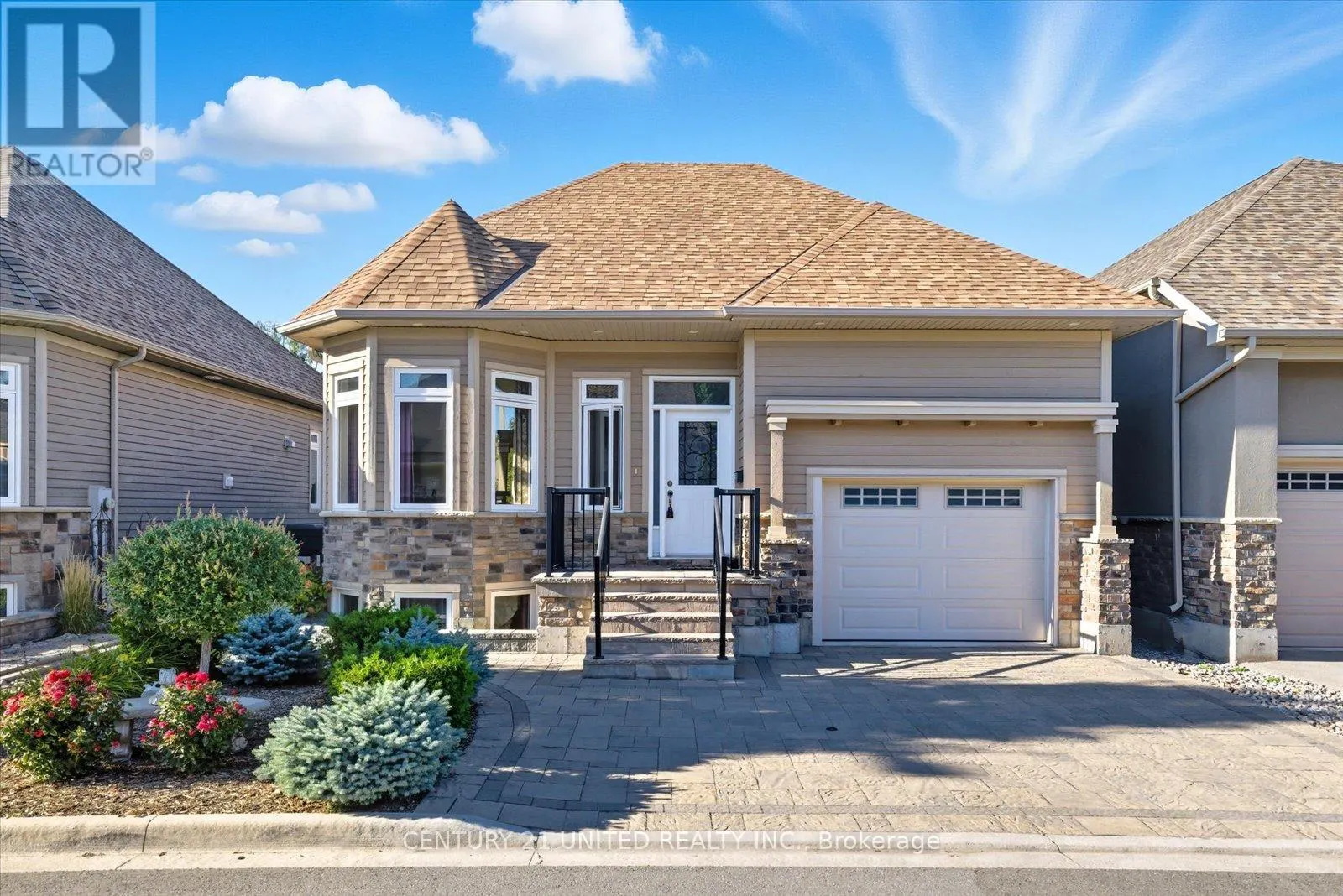 16 LOCKSIDE DRIVE