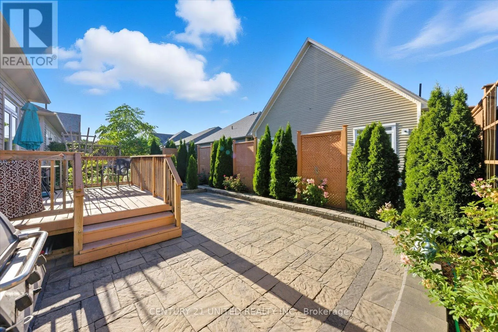 16 LOCKSIDE DRIVE