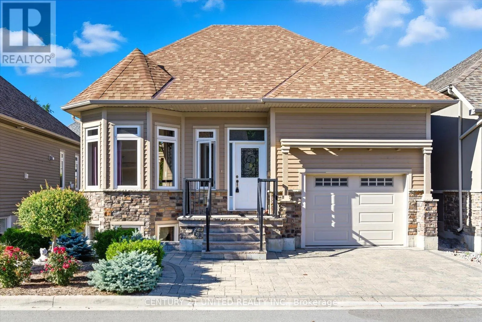 16 LOCKSIDE DRIVE