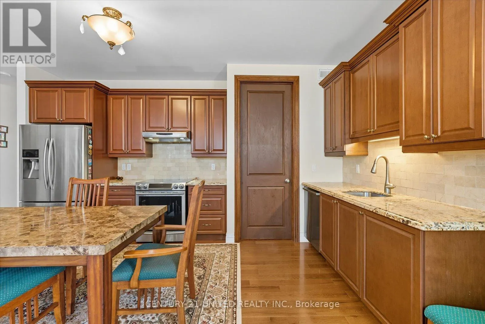 16 LOCKSIDE DRIVE