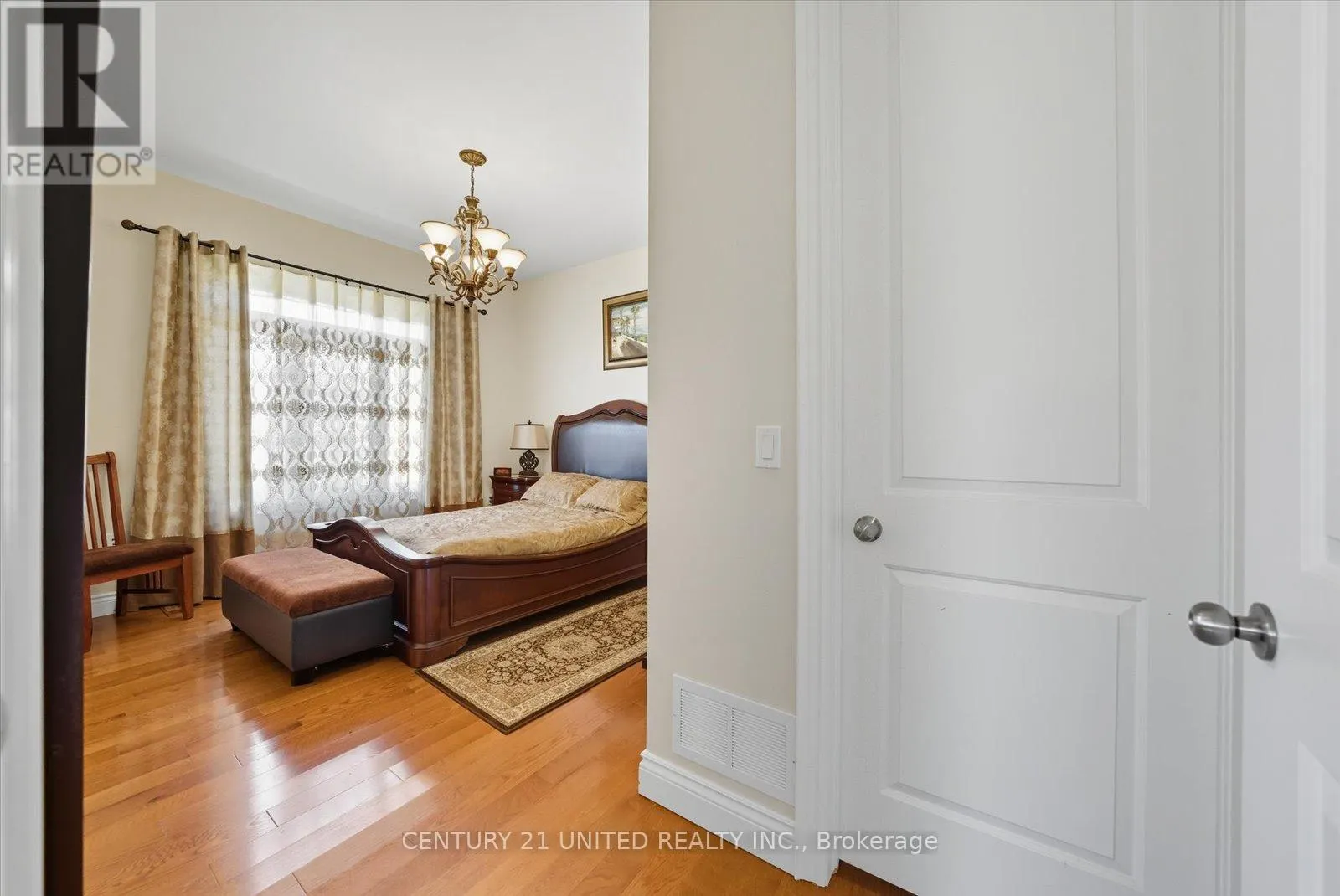 16 LOCKSIDE DRIVE