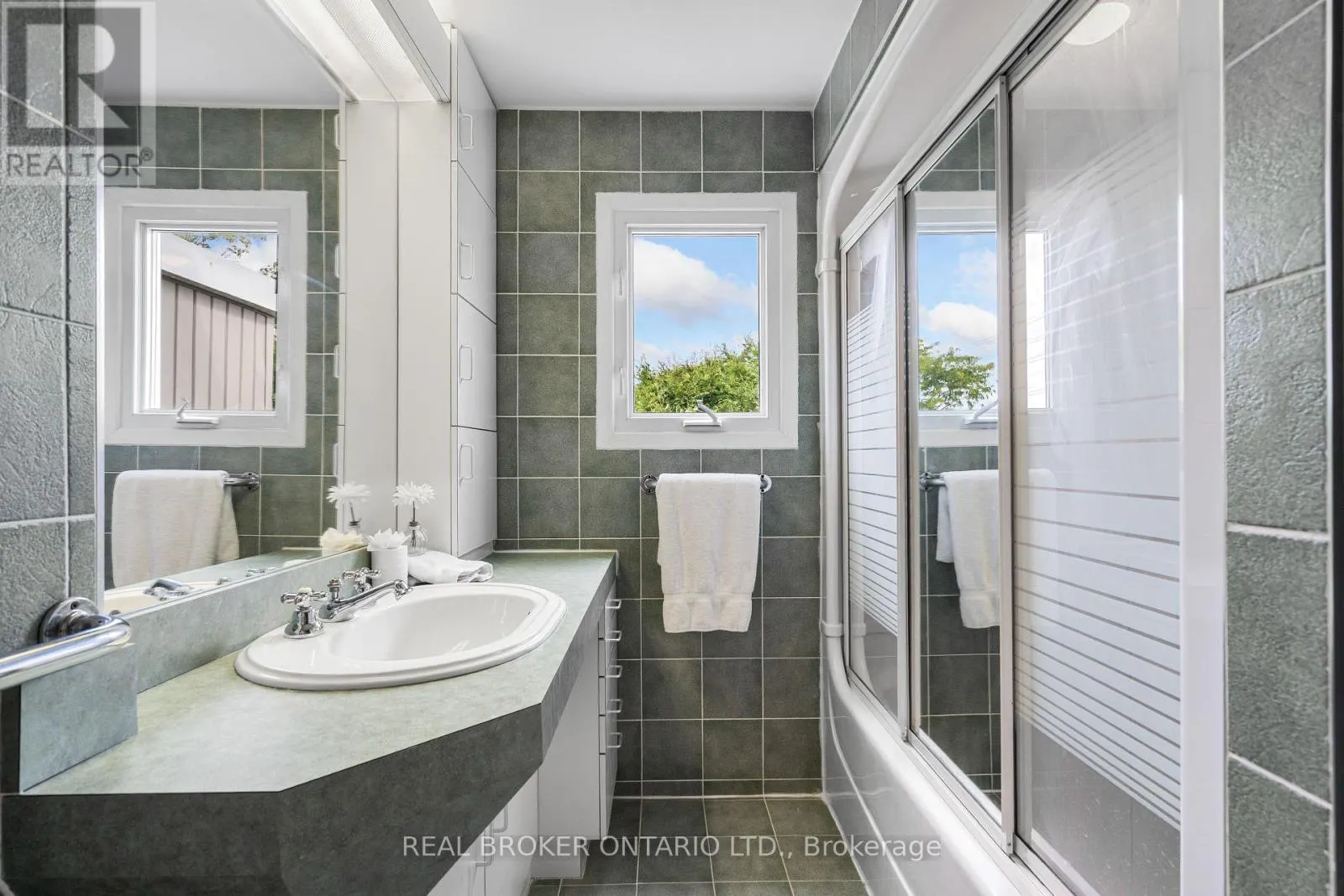 62 HERSCHEL CRESCENT