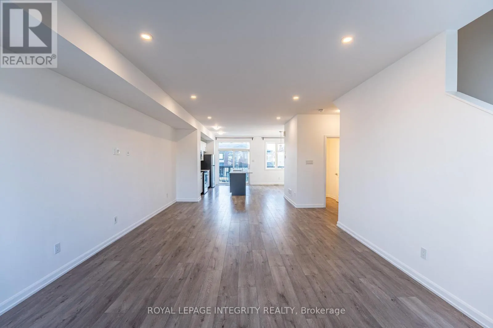 806 EVERBLOOM LANE