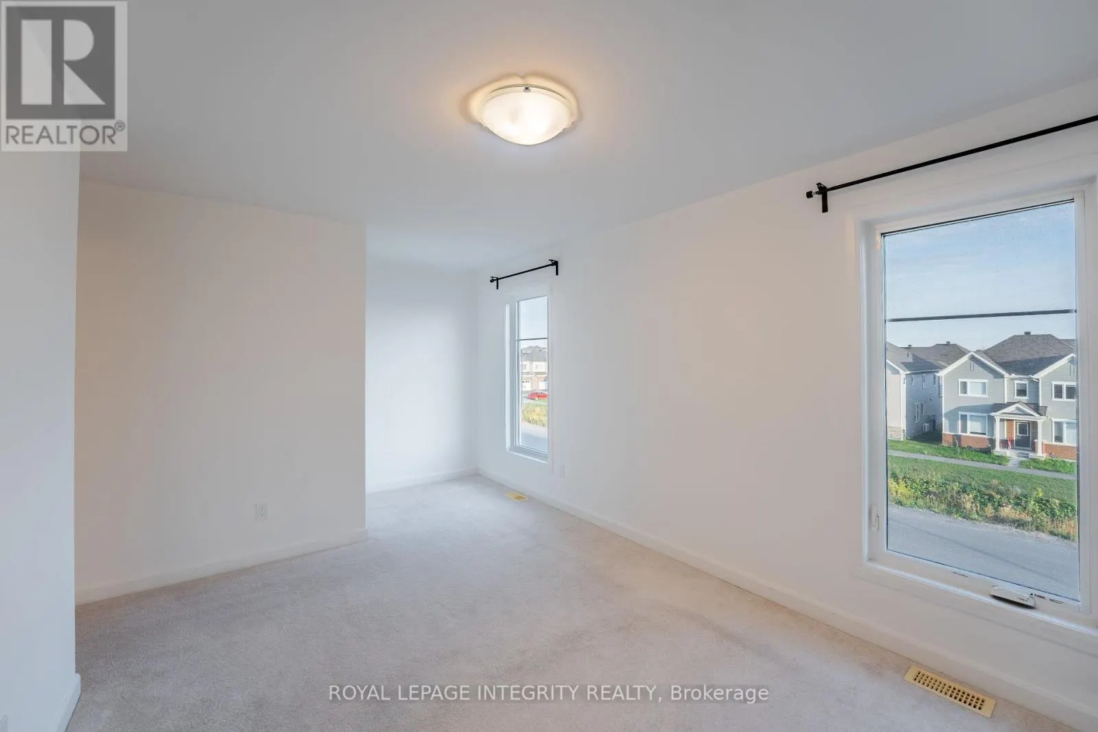 806 EVERBLOOM LANE