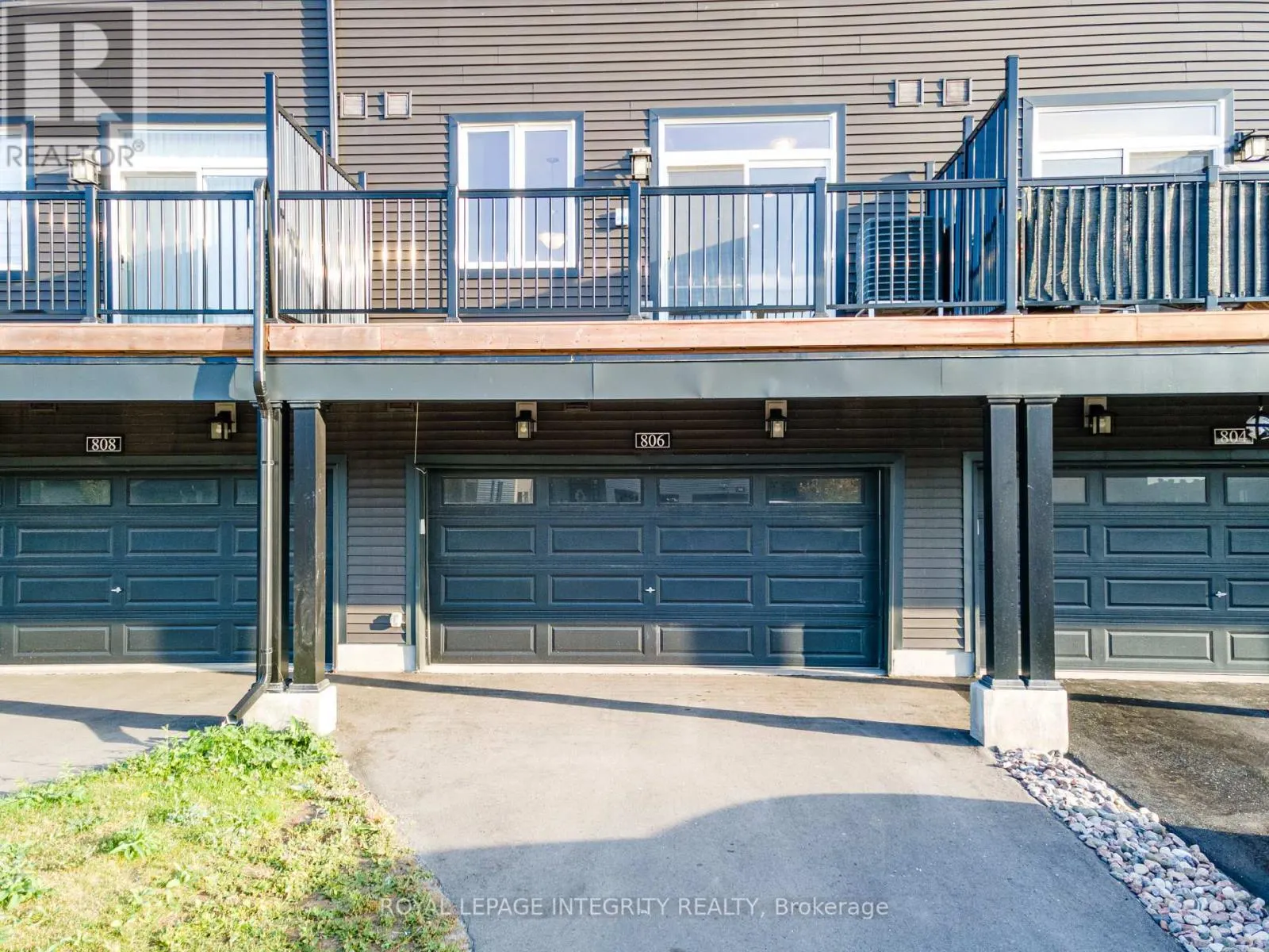 806 EVERBLOOM LANE