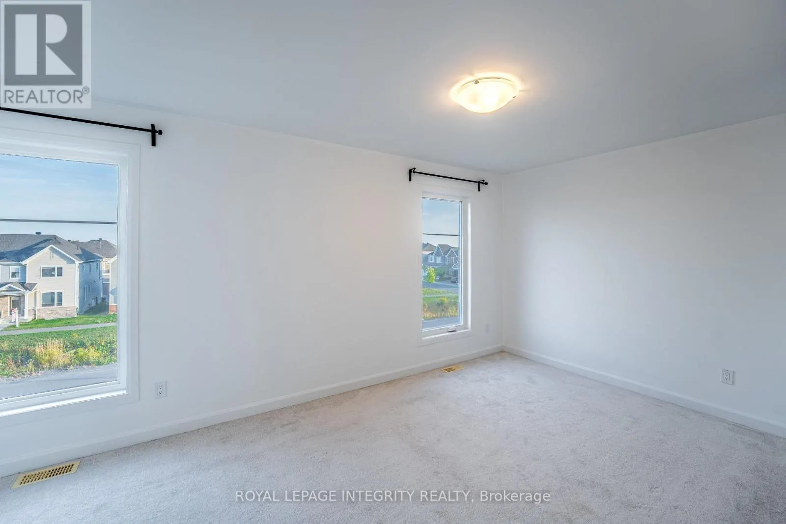 806 EVERBLOOM LANE