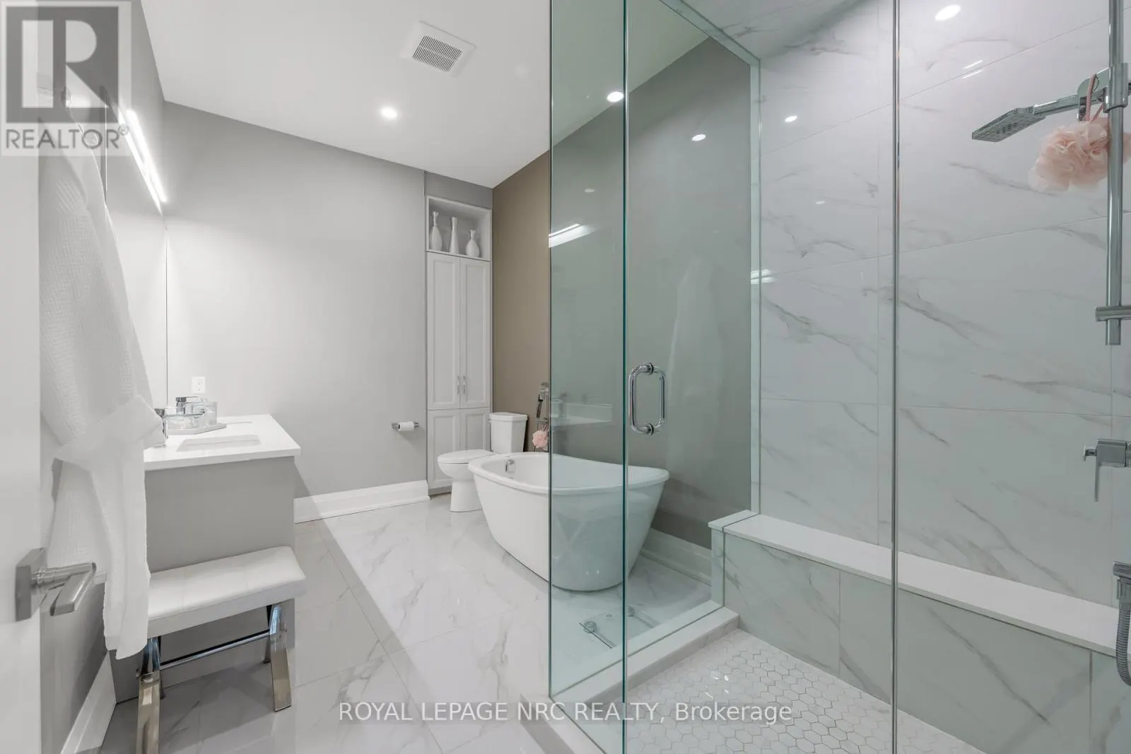 18 - 190 CANBORO ROAD, #18