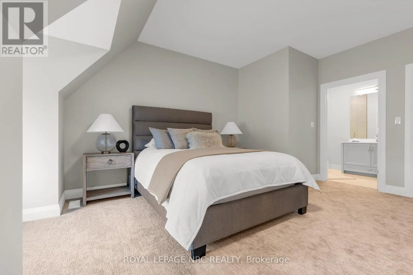 18 - 190 CANBORO ROAD, #18