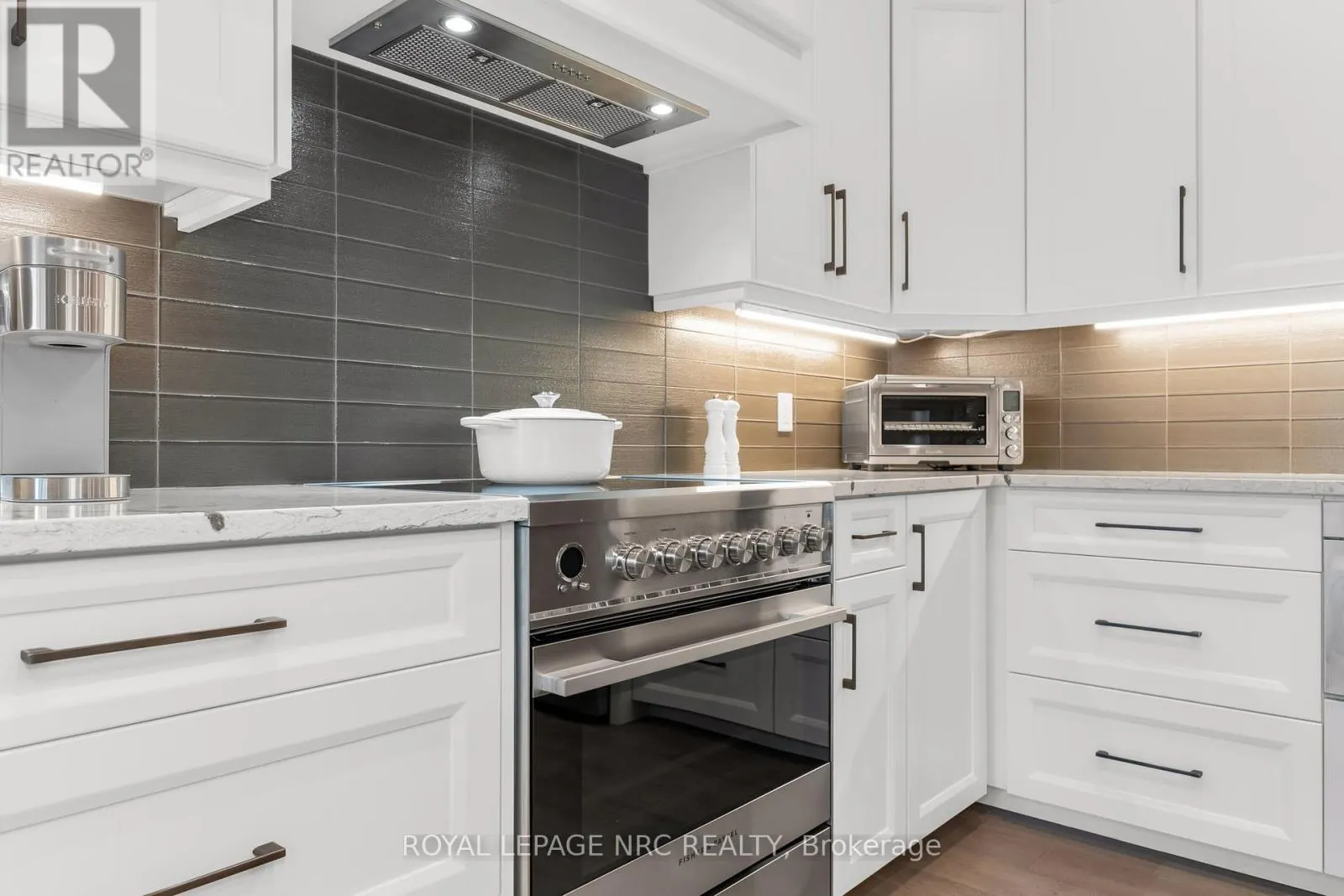 18 - 190 CANBORO ROAD, #18