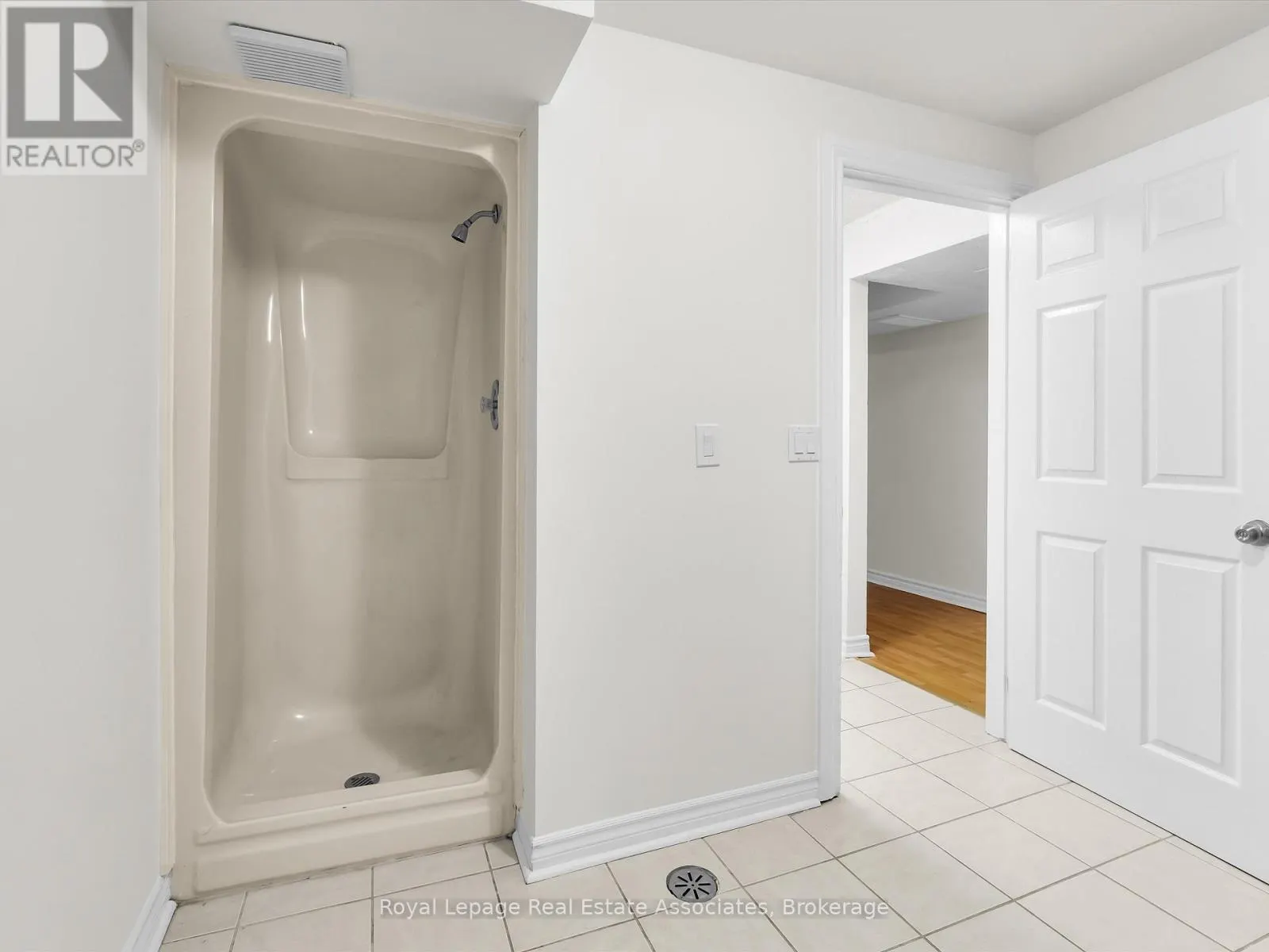 16 - 1581 HIDDEN VALLEY ROAD