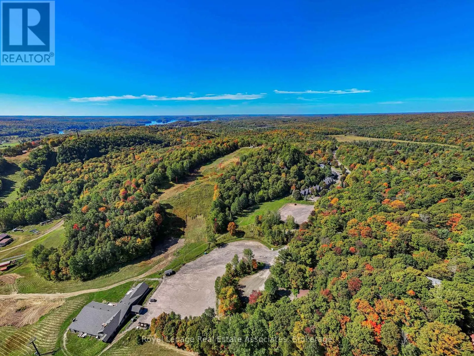 16 - 1581 HIDDEN VALLEY ROAD