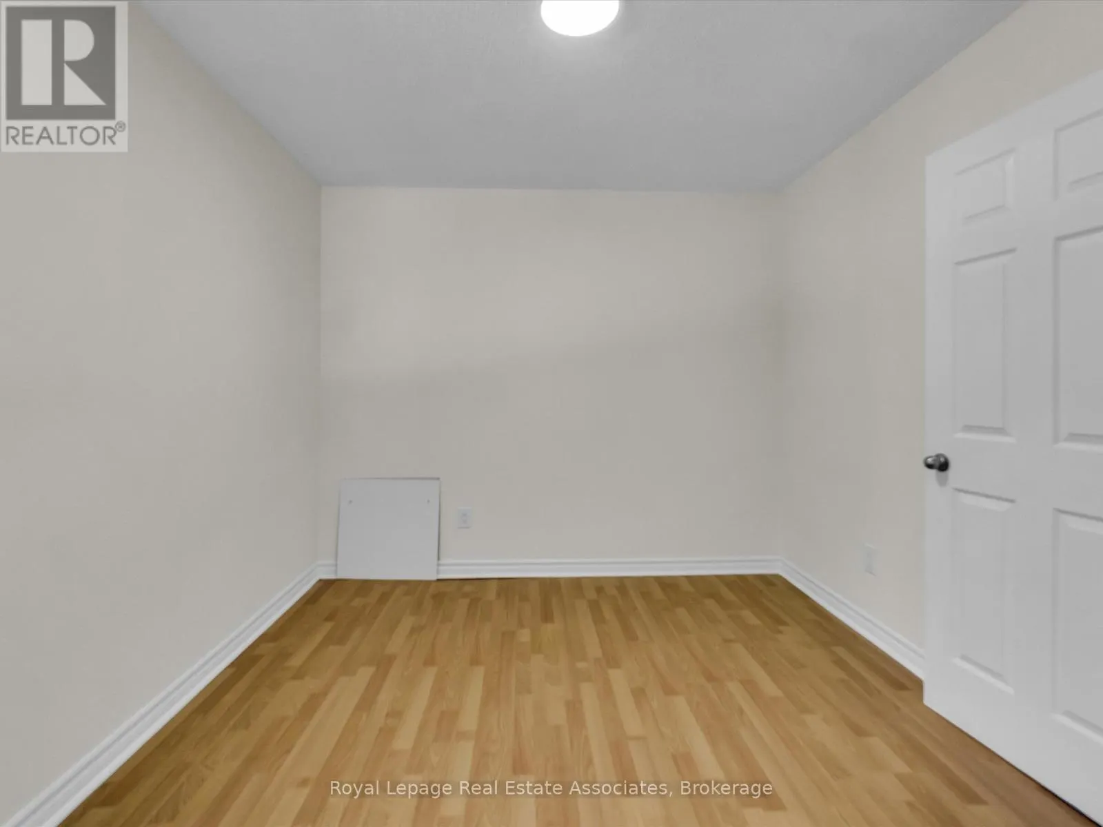 16 - 1581 HIDDEN VALLEY ROAD